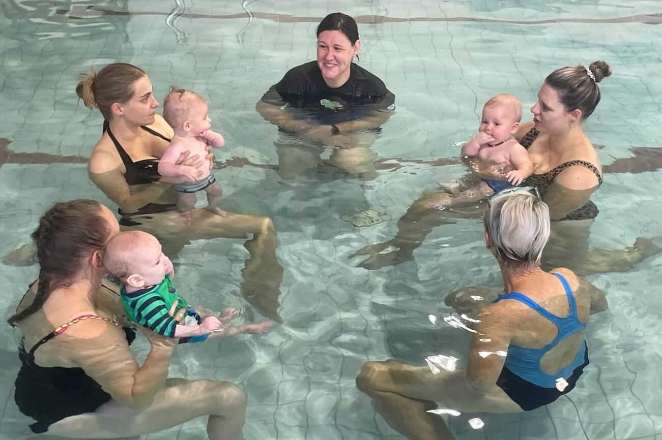 babies learn to swim